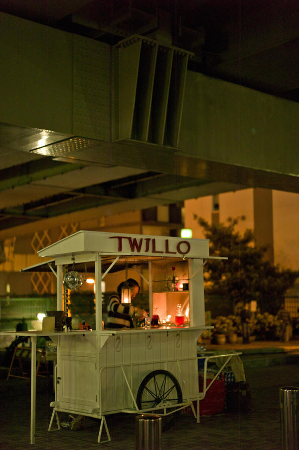 東京の深夜に出現する幻の屋台バー Twillo たびこふれ