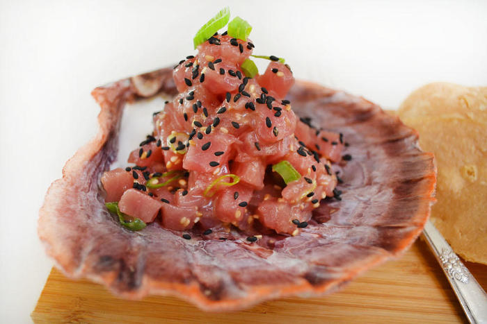 04_The Oyster Gourmet Tuna Poke_Andrea Alonso.jpg