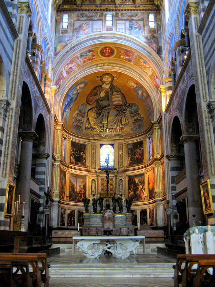 Photo-by-HarshLight[Pisa'sDuomo-Interior-of-the-Duomo-in-Pisa.](CC-BY2.0) .jpg