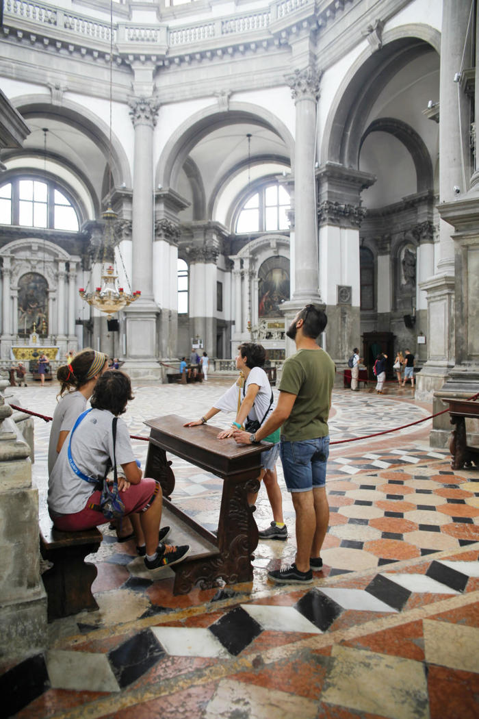ヴェネチアにある 救済の聖母マリア聖堂 と言う意味の サンタ マリア デッラ サルーテ聖堂 たびこふれ