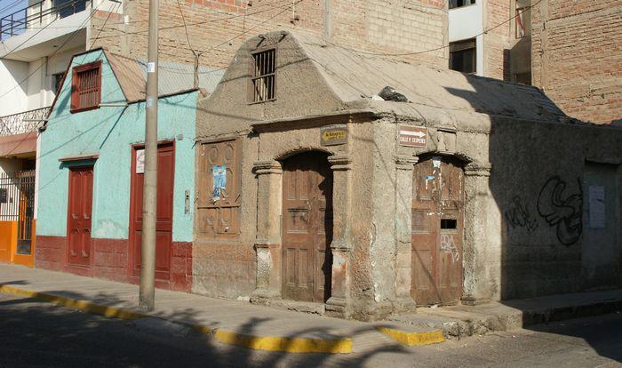 ペルー　モヒネテと呼ばれる特殊な形状の屋根