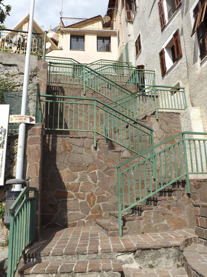 2_Stairs.JPG