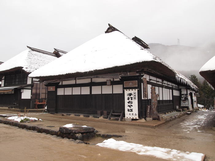 大内宿_茅葺き屋根の日本家屋