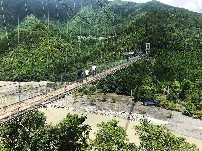 十津川村と谷瀬を結ぶ 奈良県にある 谷瀬の吊り橋 たびこふれ