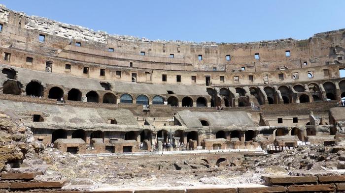 コロッセオ_04_Photo by Sean MacEntee_The Colosseum_CC-BY_2.0.jpg