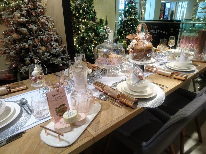 ロンドン、ジョン・ルイスのクリスマス・テーブルセッティング