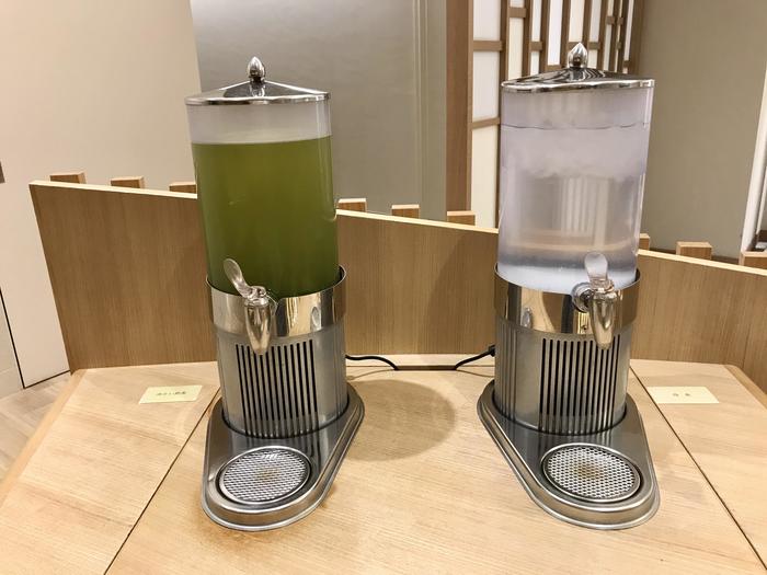 冷水と静岡緑茶