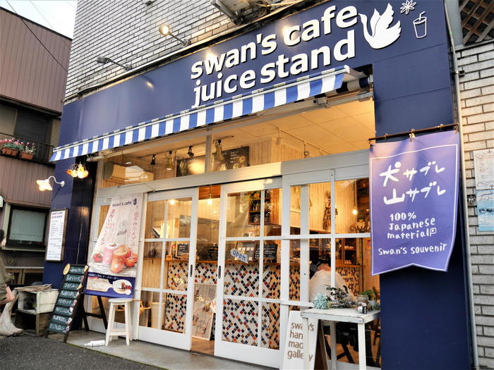 犬山　swan's cafe juice stand　外観