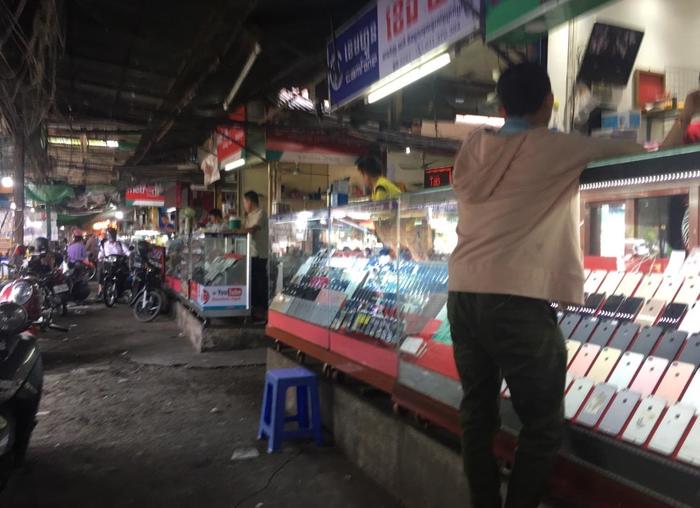 カンボジア　カランロムセウマーケット