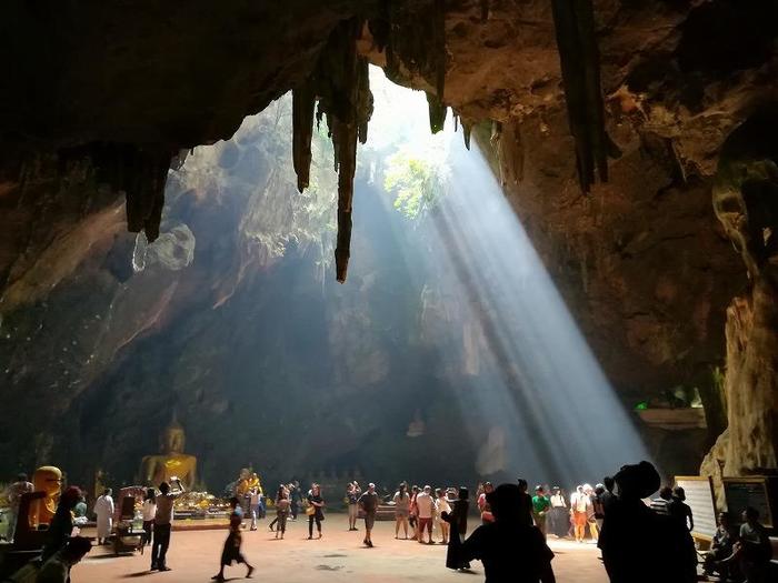 タイ　タムカオルアン　洞窟