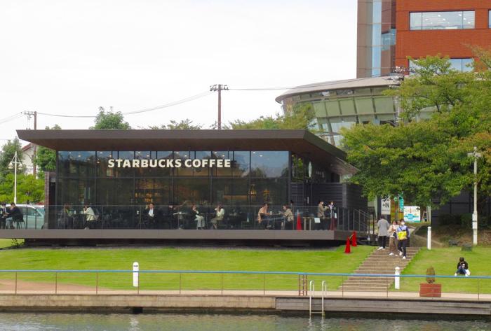 富山県　スターバックス・コーヒー富山環水公園店　富山市観光協会提供