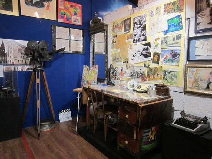 ロシア　スタジオで使われていた机