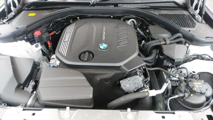 BMW 320d xDriveのエンジン
