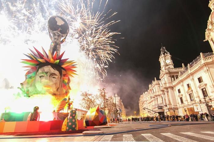 バレンシアの火祭り ©TVCB