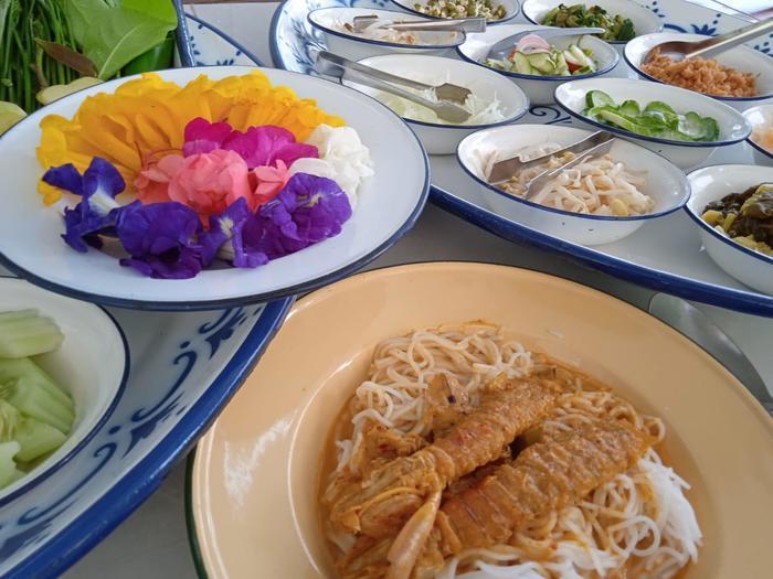 タイ料理　カノムチーン