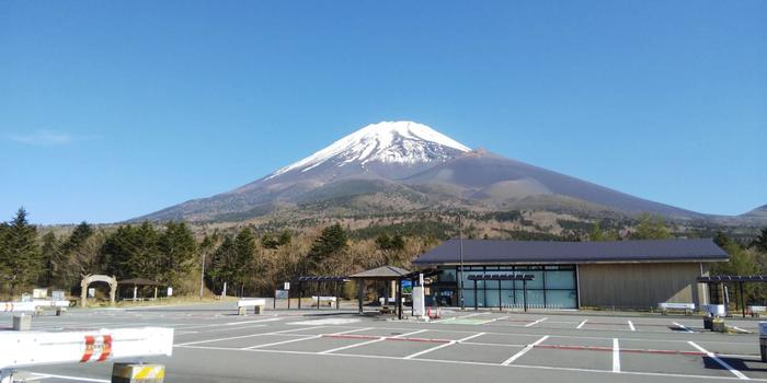 公園から見る富士山頂