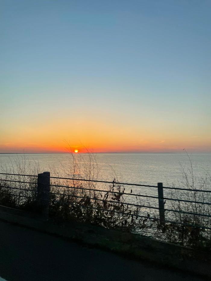 オホーツク海に落ちる夕陽