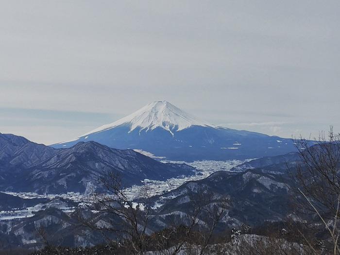 高川山から雪景色の眺望