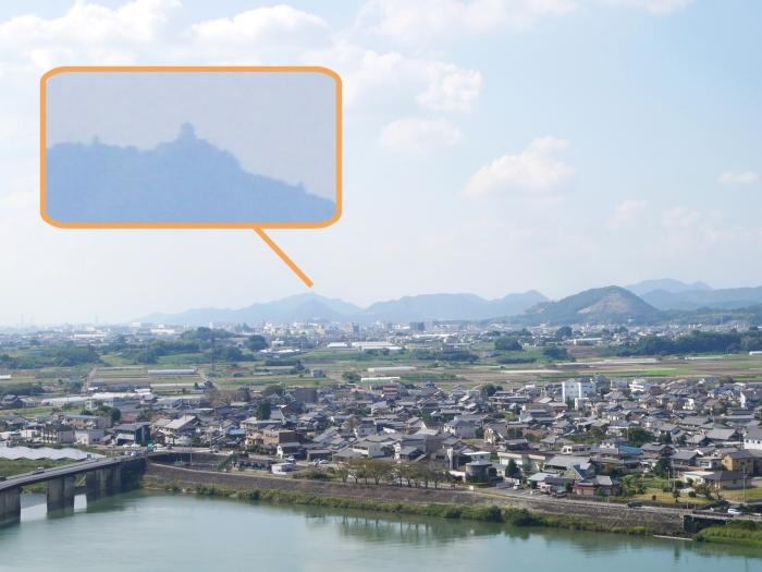 遠くに見える岐阜城