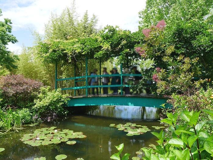 「水の庭」の太鼓橋