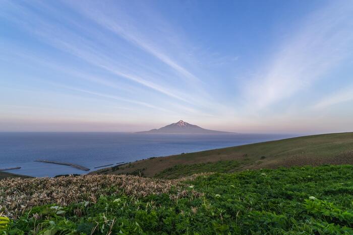 礼文島・桃岩展望台から見た利尻島