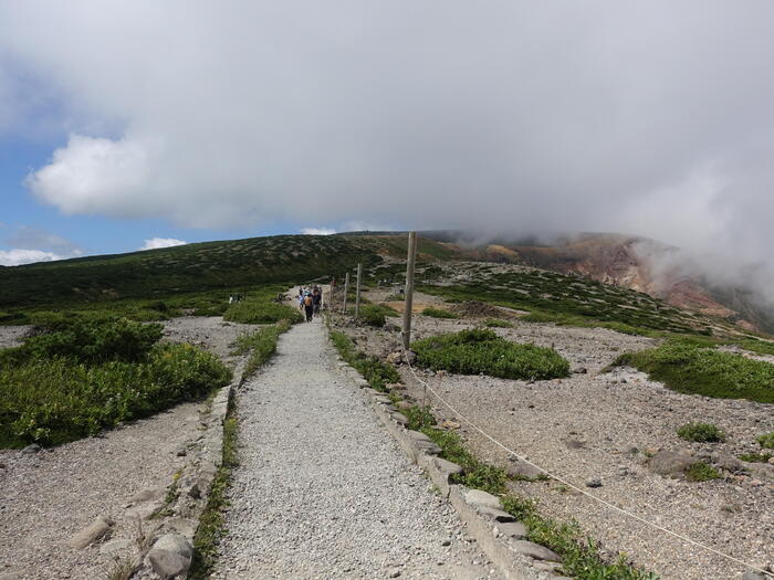 蔵王山　熊野岳への登山道