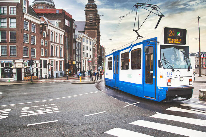 2402_05_tram.jpgアムステルダムのトラム、メトロ、バスが乗り放題