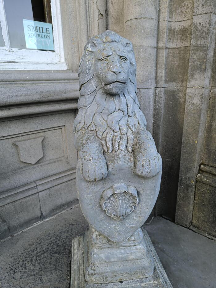 ライオンの像