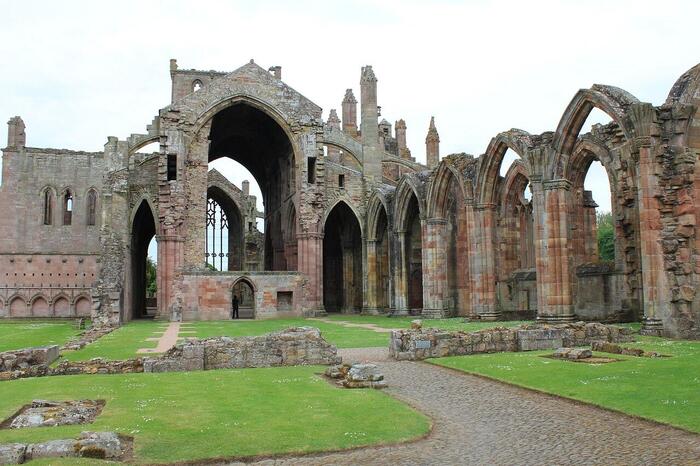 メルローズ修道院 (Melrose Abbey)