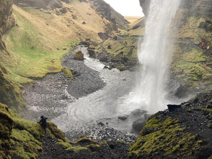 クヴェリュヌフォス(Kvernufoss)