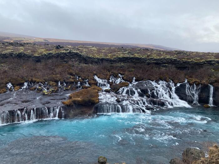 フルインフォッサル(Hraunfossar)