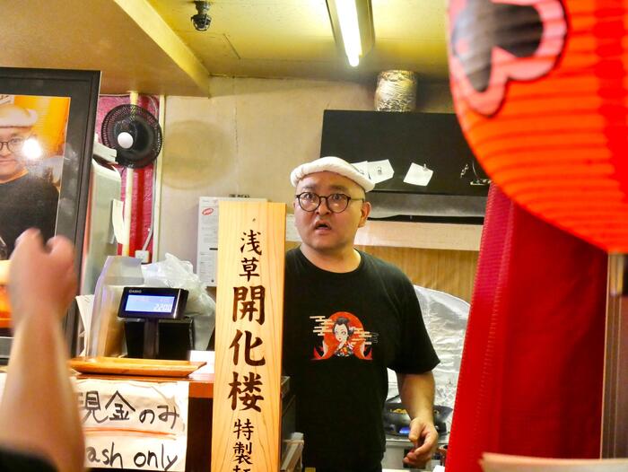 浅草ニュー小江戸のメニュー表の店長さん