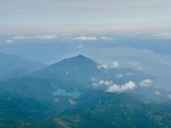 トキエア　機窓からの景色　恵庭山　オコタンペ湖