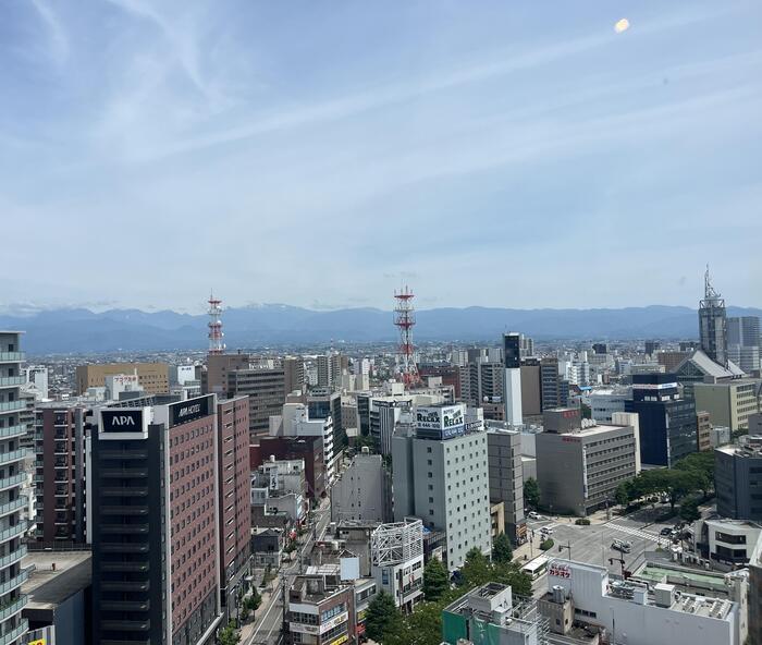 ホテル最上階から見た富山駅周辺