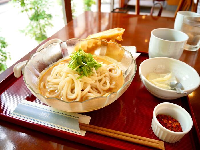 冷しバナナ天カレーうどん