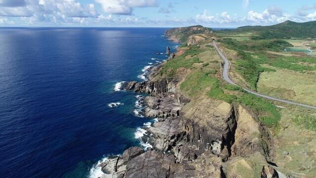 立神岩を望む海岸線