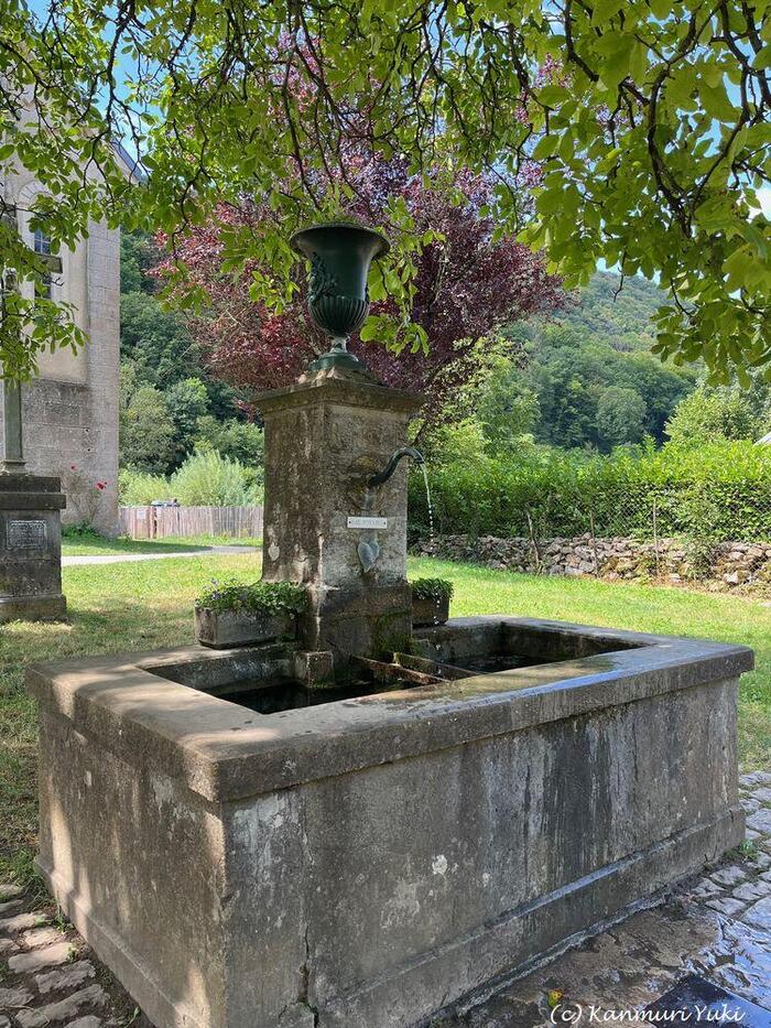 レ・プランシュ＝プレ＝アルボワの水飲み場