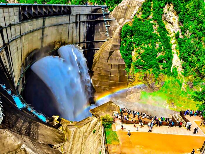 新展望広場・レインボーテラスと観光放水