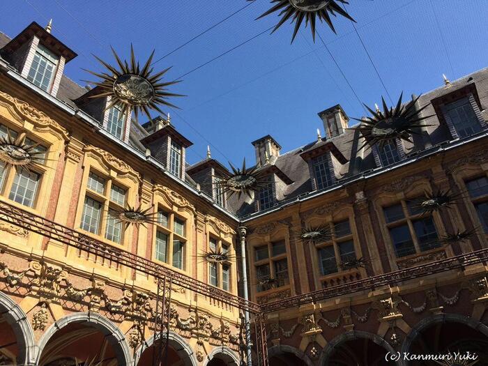 旧証券取引所中庭