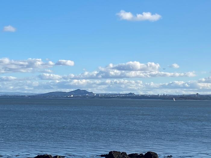 対岸から見たエジンバラの景色