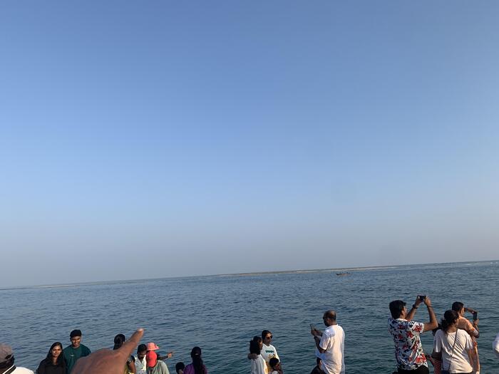 海の向こうに見える大陸はスリランカ