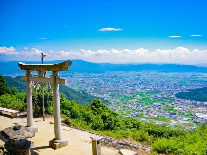 高屋神社・天空の鳥居