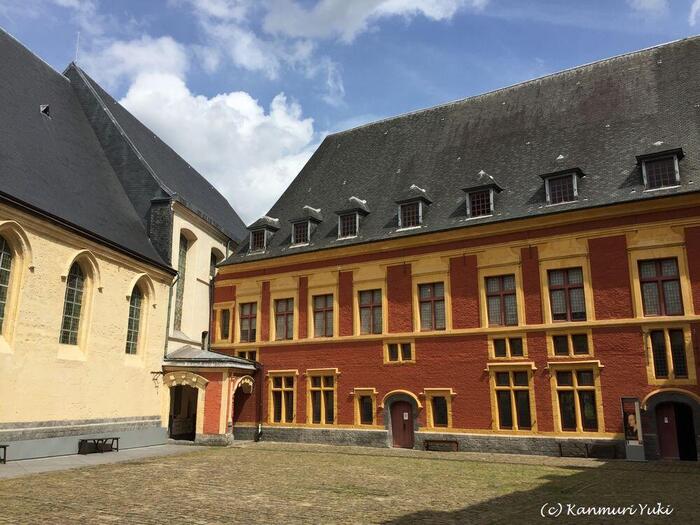 オスピス・コンテス博物館中庭