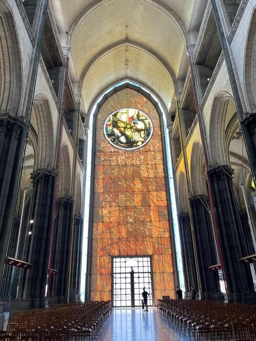 ノートル・ダム・ド・ラ・トレイユ大聖堂内部