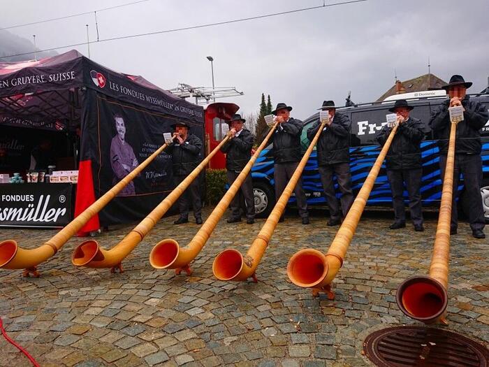 記念イベントの日には、アルペンホルンの演奏も