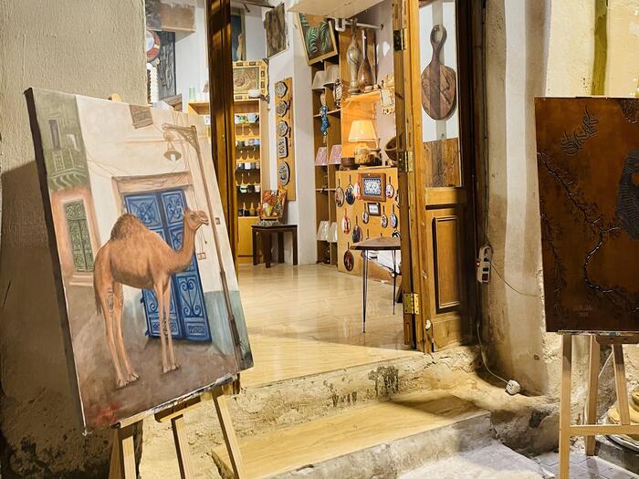 お土産品店だけではなく、現地人も使う日用品