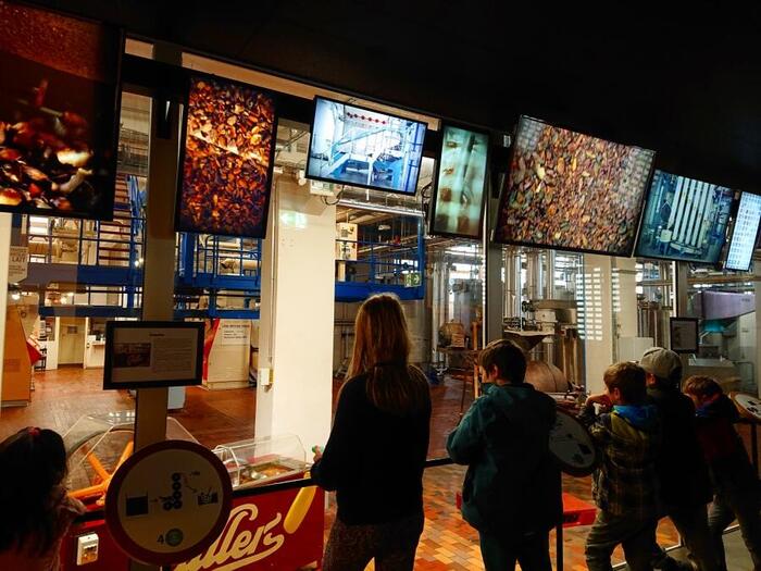 ＜チョコレートが作られている舞台裏