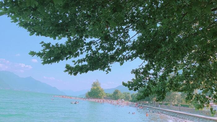 ビーチでは太陽大好きなイタリア人がいっぱい