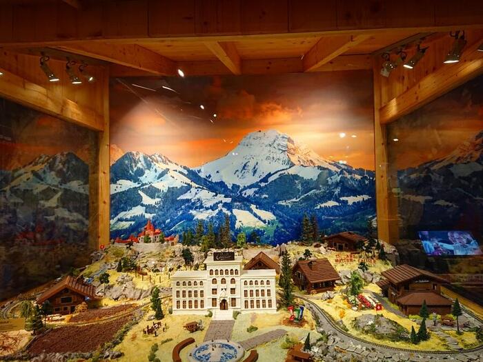 10周年記念の時に作られたグリュイエール地方の模型。全部チョコでできています