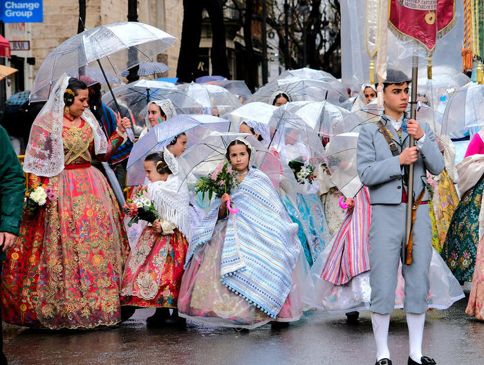 信仰と美の融合：Flower Offering（献花）